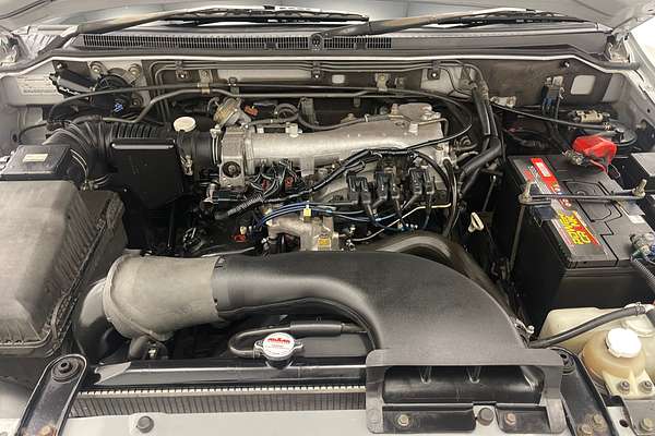 2000 Mitsubishi Pajero Exceed NM