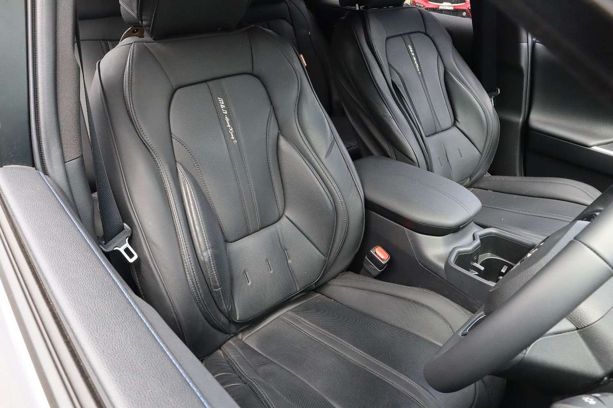 2022 Toyota RAV4 XSE AXAH52R