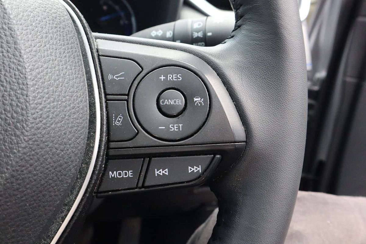 2022 Toyota RAV4 XSE AXAH52R