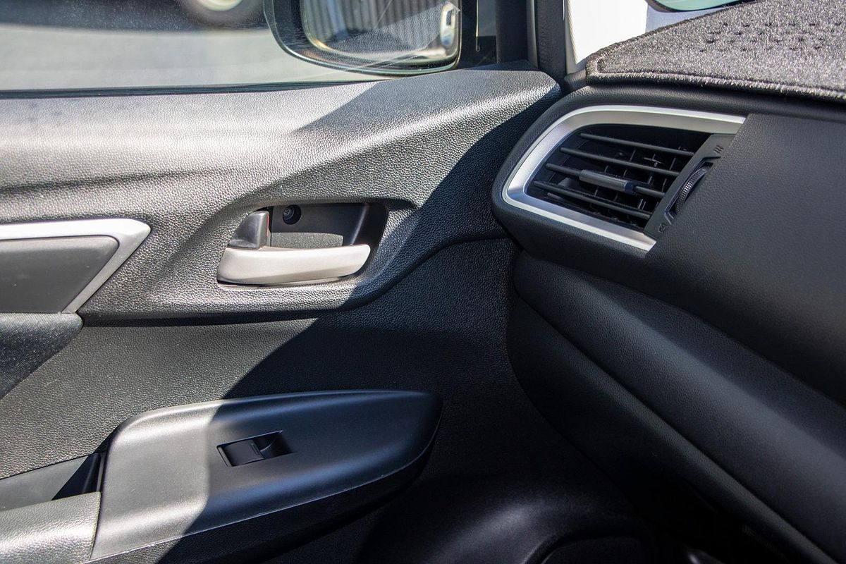 2015 Honda Jazz VTi GF