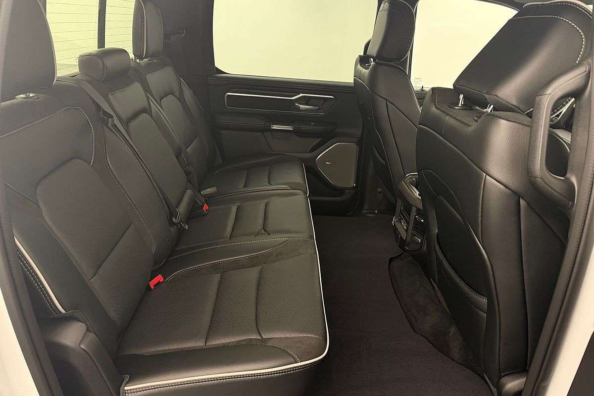 2025 RAM 1500 Laramie Sport Hurricane SO RamBox DT 4X4 SWB