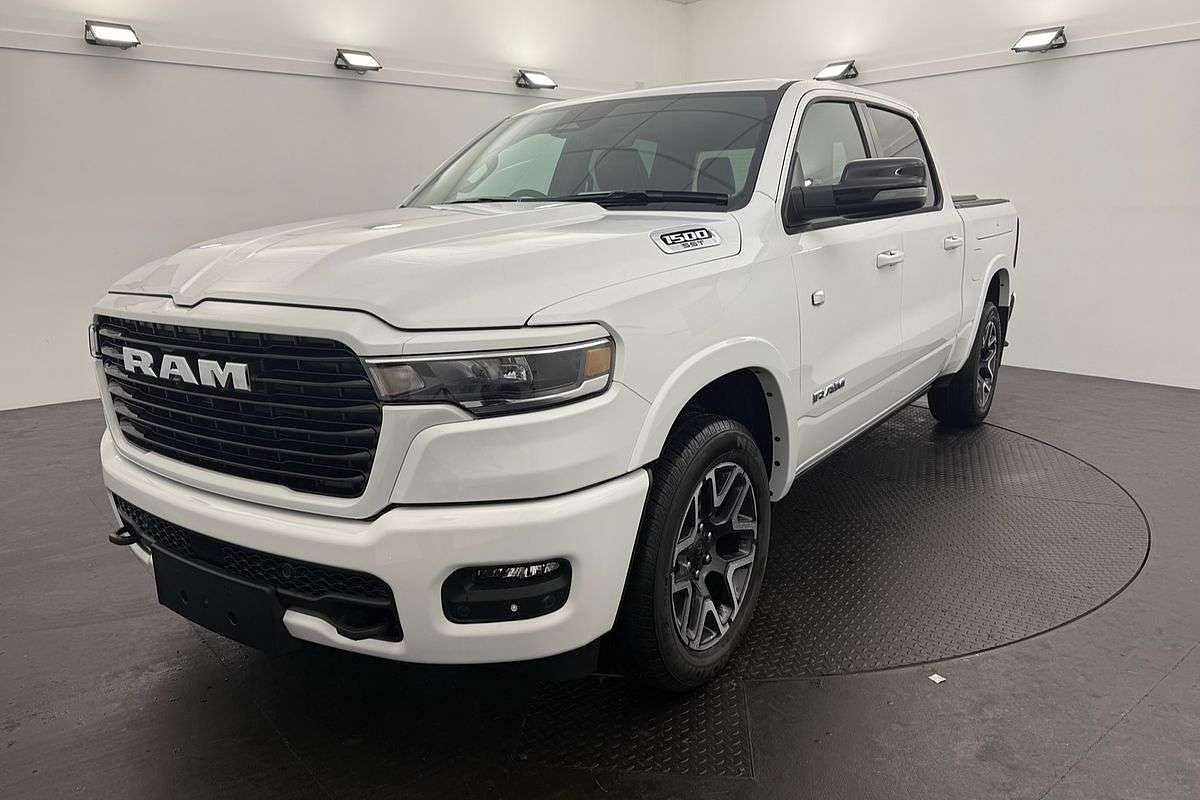 2025 RAM 1500 Laramie Sport Hurricane SO RamBox DT 4X4 SWB