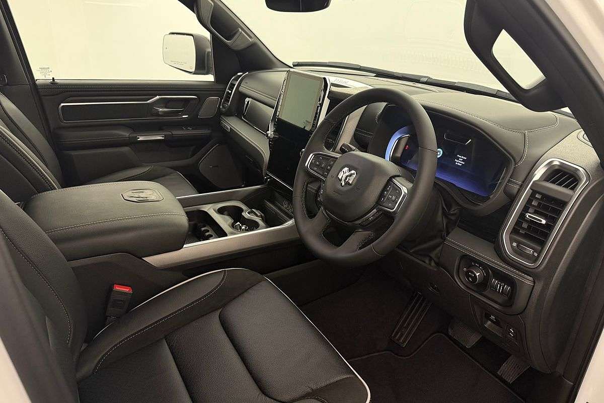 2025 RAM 1500 Laramie Sport Hurricane SO RamBox DT 4X4 SWB