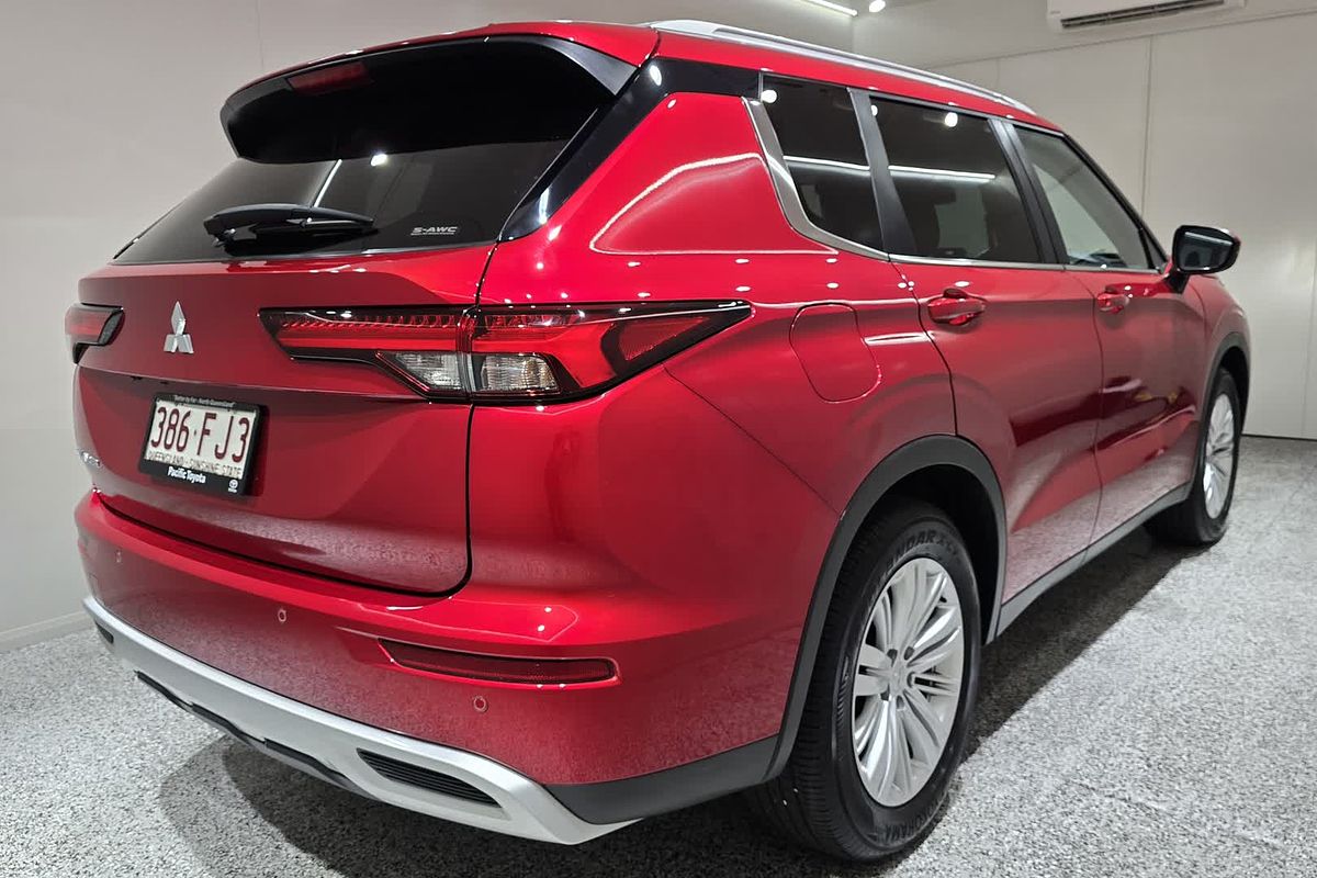2022 Mitsubishi OUTLANDER OUTLANDER LS 7 SEAT (AWD) ZM4L46