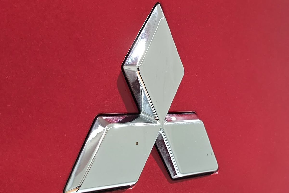 2022 Mitsubishi OUTLANDER OUTLANDER LS 7 SEAT (AWD) ZM4L46