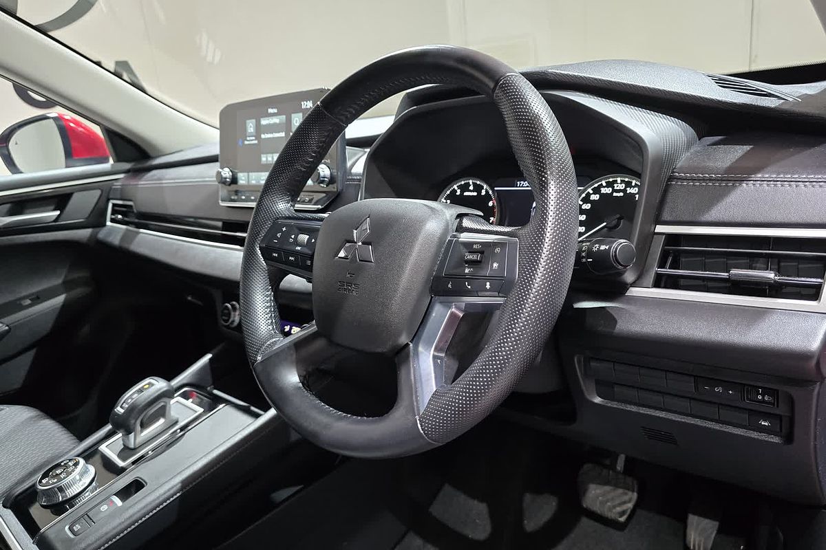2022 Mitsubishi OUTLANDER OUTLANDER LS 7 SEAT (AWD) ZM4L46