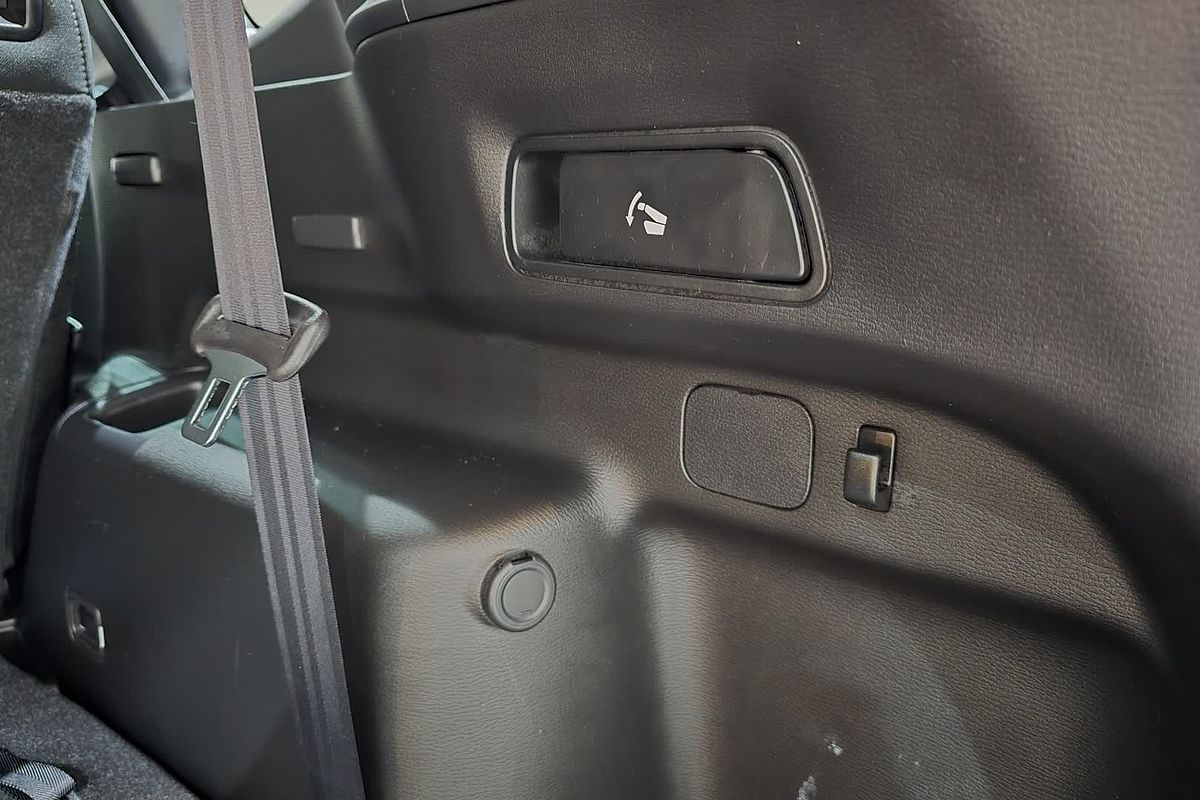 2022 Mitsubishi OUTLANDER OUTLANDER LS 7 SEAT (AWD) ZM4L46