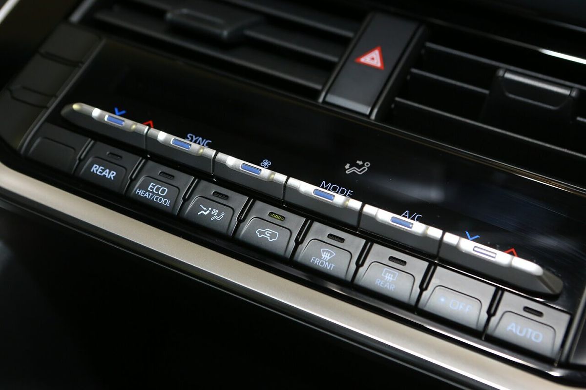 2024 Toyota Landcruiser GXL FJA300R