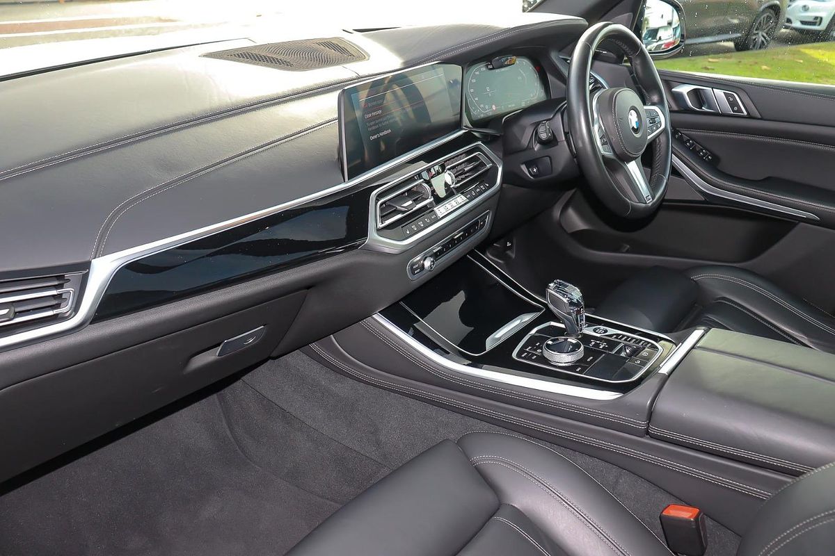 2020 BMW X5 M50i Pure G05