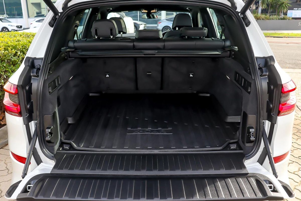 2020 BMW X5 M50i Pure G05