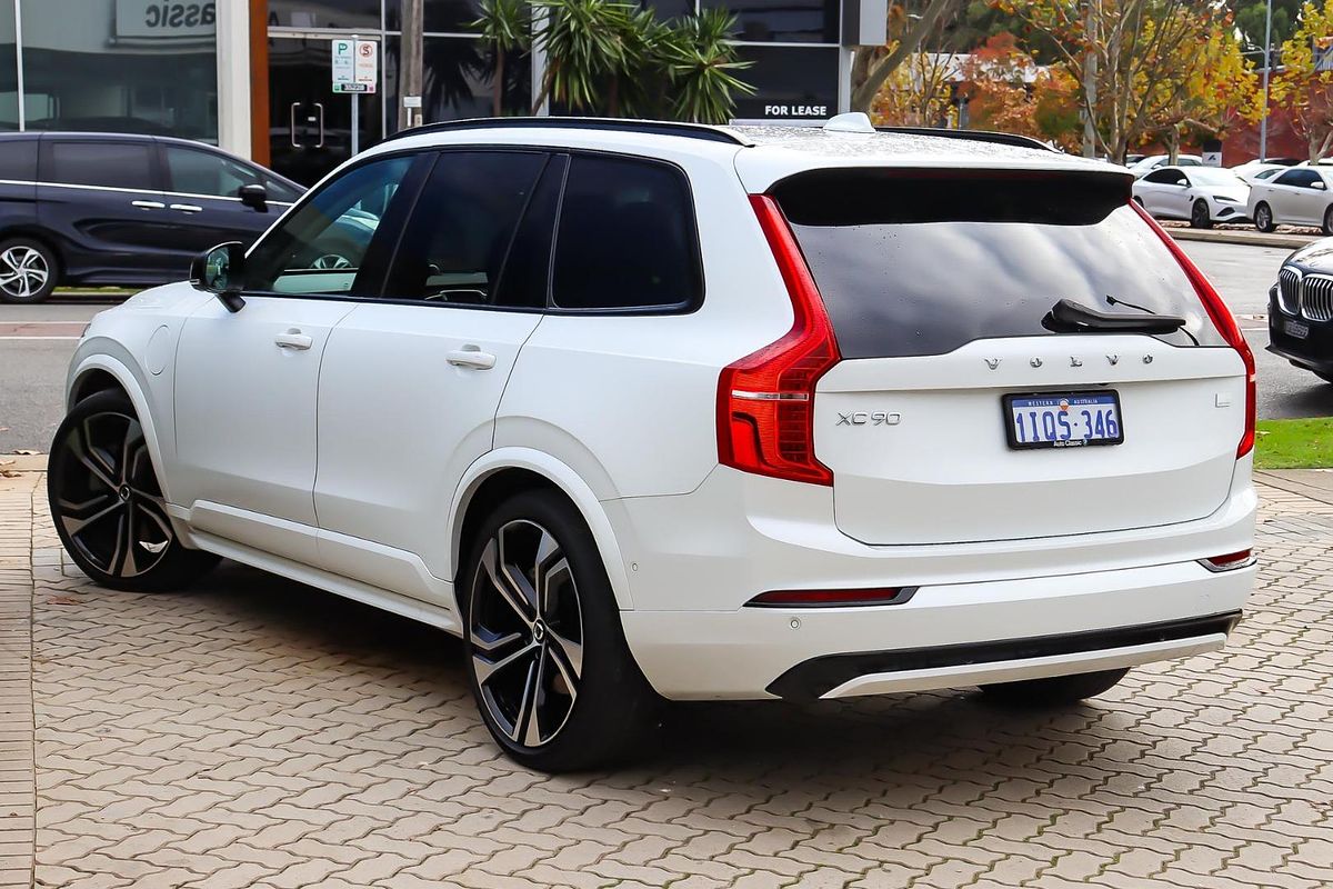 2023 Volvo XC90 Recharge Ultimate T8 Plug-In Hybrid