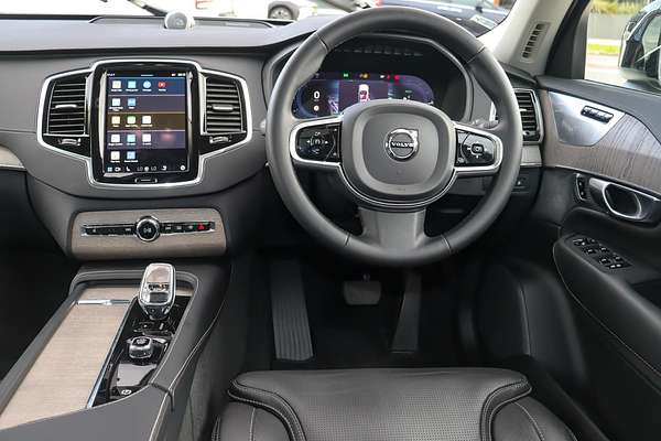 2023 Volvo XC90 Recharge Ultimate T8 Plug-In Hybrid