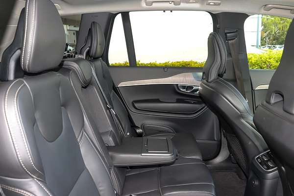 2023 Volvo XC90 Recharge Ultimate T8 Plug-In Hybrid