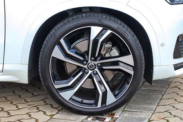 2023 Volvo XC90 Recharge Ultimate T8 Plug-In Hybrid