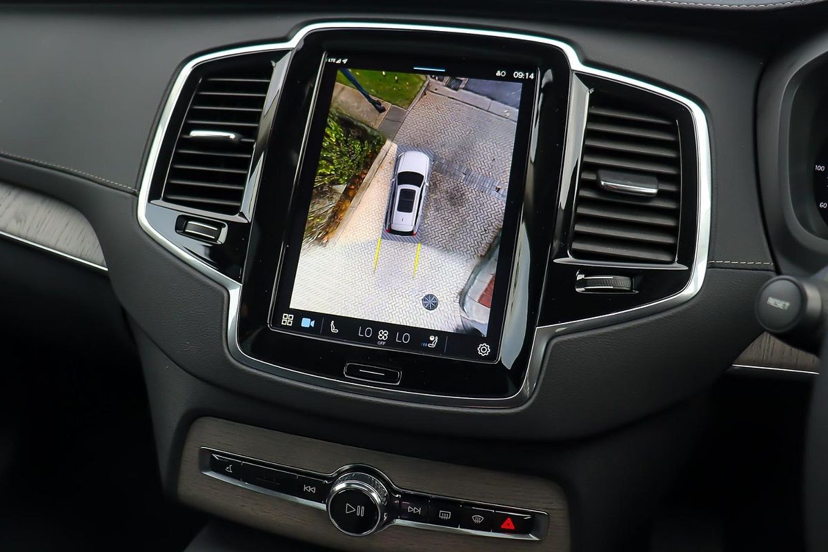 2023 Volvo XC90 Recharge Ultimate T8 Plug-In Hybrid