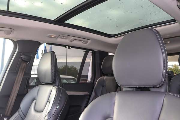 2023 Volvo XC90 Recharge Ultimate T8 Plug-In Hybrid