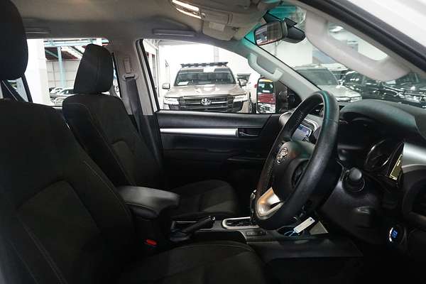 2022 Toyota Hilux SR5 GUN126R 4X4