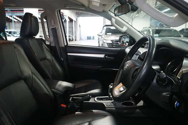 2022 Toyota Hilux SR5 GUN126R 4X4
