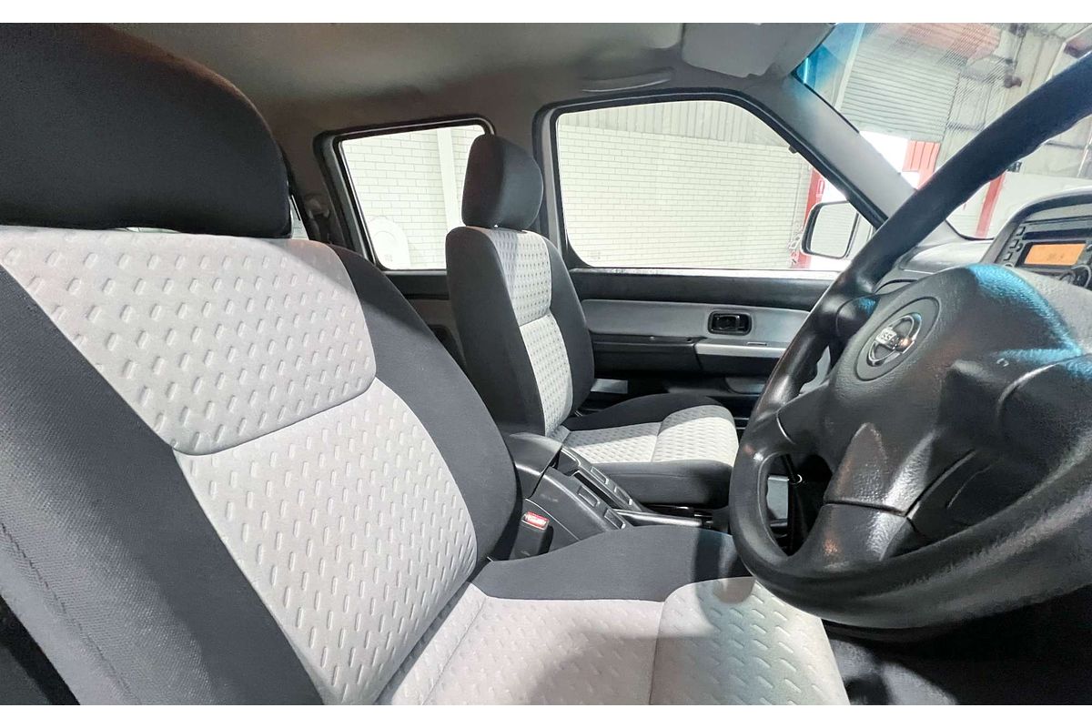 2012 Nissan Navara ST-R D22 4X4