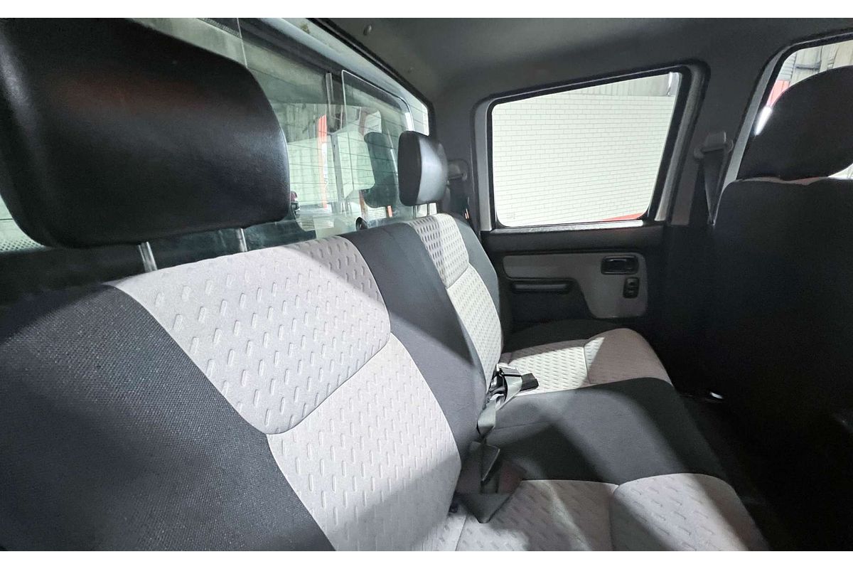 2012 Nissan Navara ST-R D22 4X4