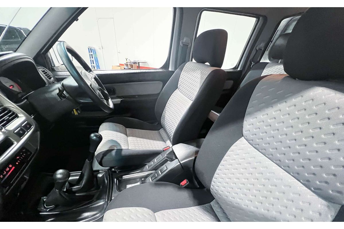 2012 Nissan Navara ST-R D22 4X4