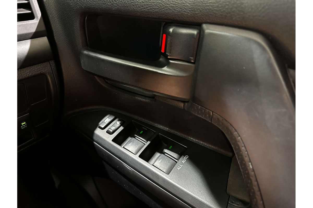 2013 Toyota Landcruiser Altitude VDJ200R