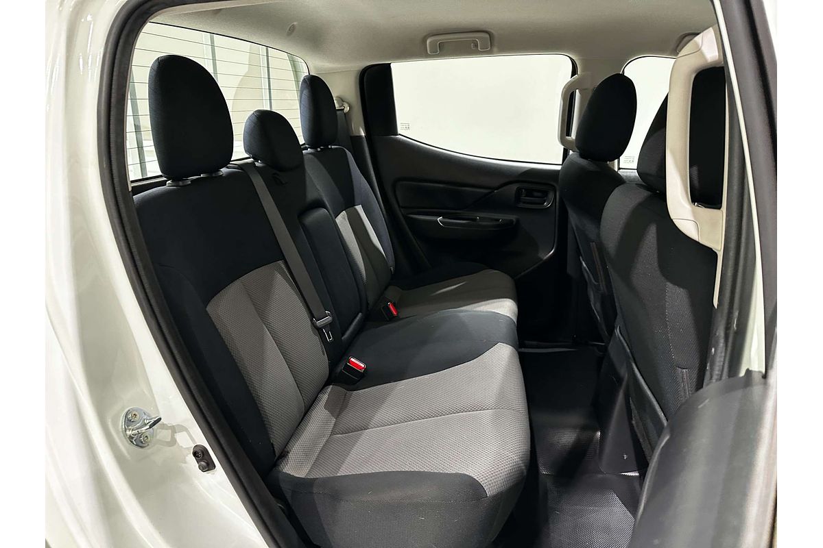 2019 Mitsubishi Triton GLX MR 4X4
