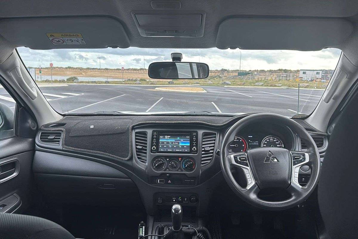2019 Mitsubishi Triton GLX MR 4X4