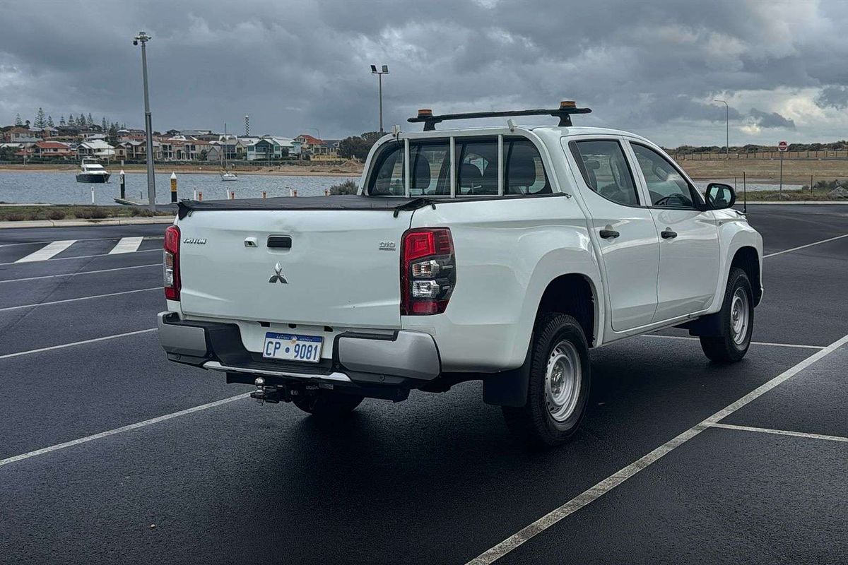 2019 Mitsubishi Triton GLX MR 4X4