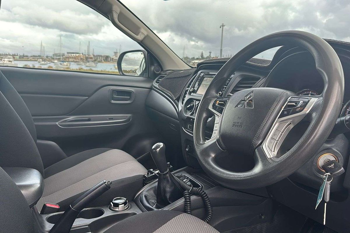 2019 Mitsubishi Triton GLX MR 4X4