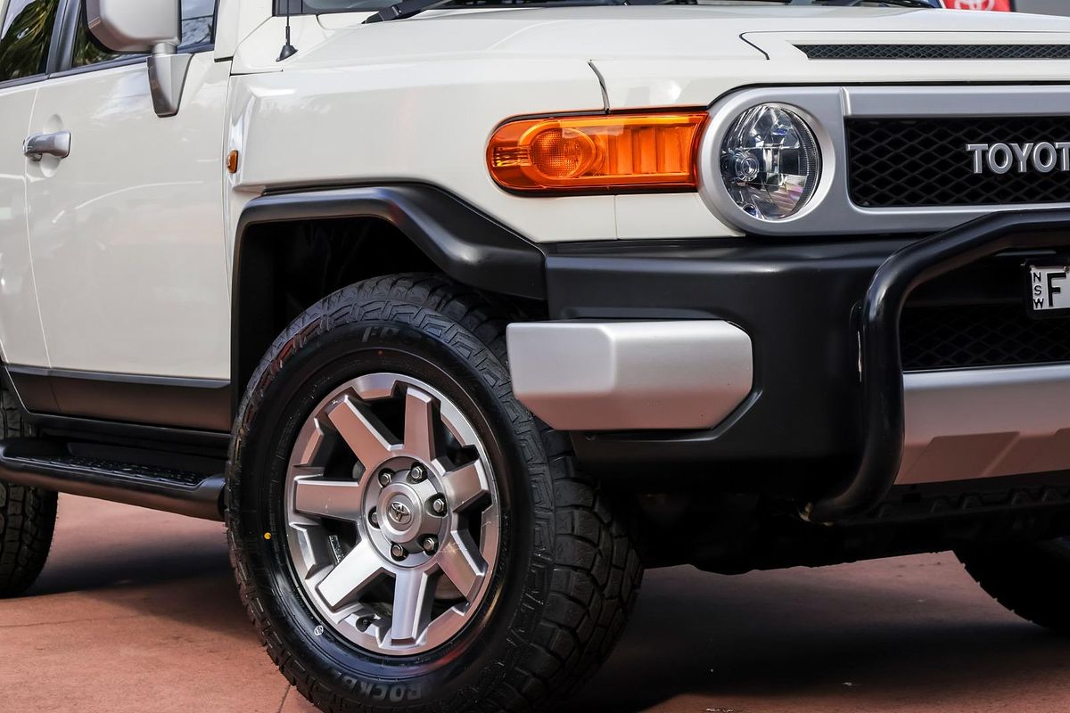 2013 Toyota FJ Cruiser GSJ15R