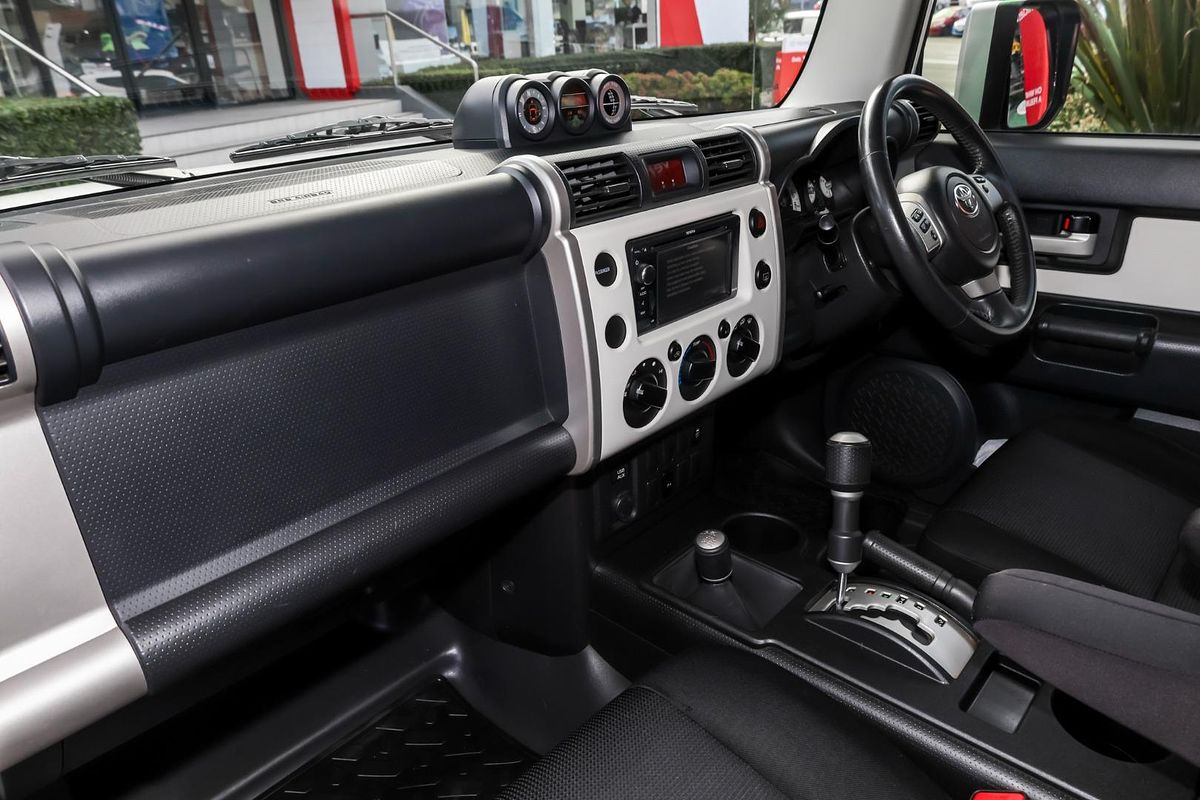 2013 Toyota FJ Cruiser GSJ15R