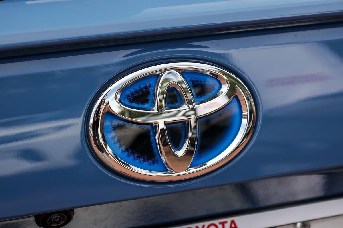 2024 Toyota RAV4 GXL AXAH52R