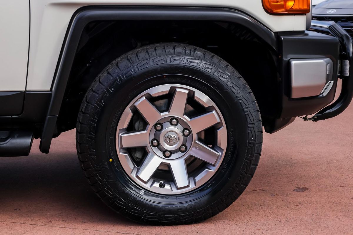 2013 Toyota FJ Cruiser GSJ15R
