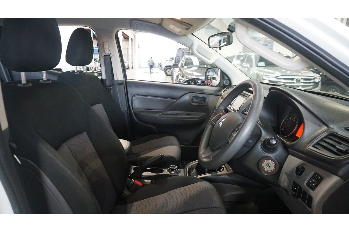 2017 Mitsubishi Triton GLX MQ 4X4