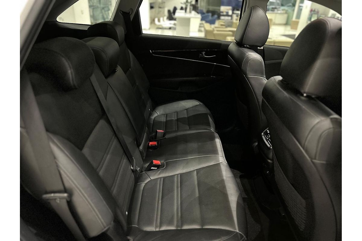 2020 Kia Sorento Black Edition UM