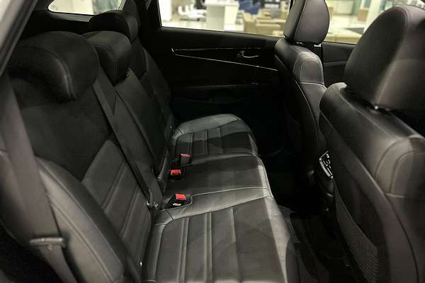 2020 Kia Sorento Black Edition UM
