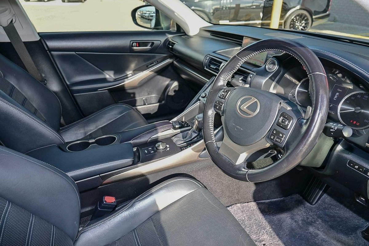 2017 Lexus IS IS200t Luxury ASE30R