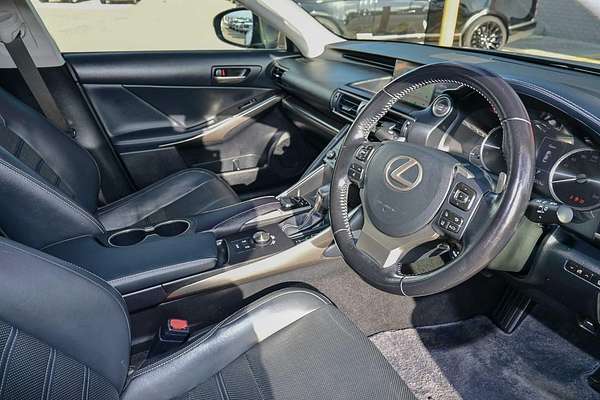 2017 Lexus IS IS200t Luxury ASE30R