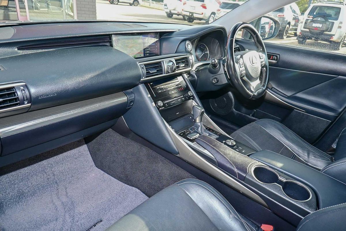 2017 Lexus IS IS200t Luxury ASE30R