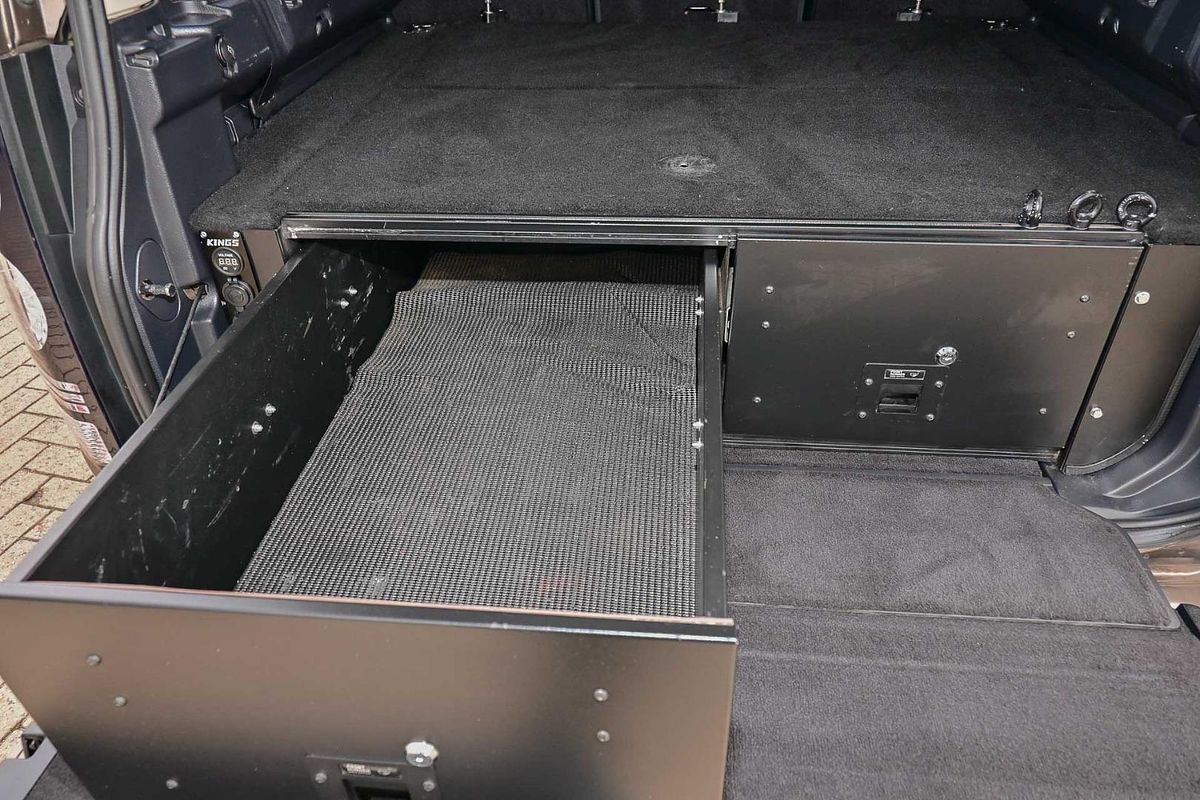 2014 Land Rover Discovery SDV6 HSE Series 4