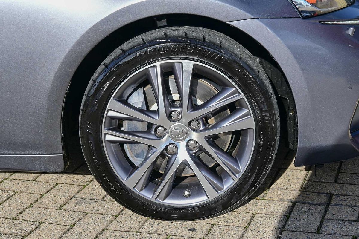 2017 Lexus IS IS200t Luxury ASE30R