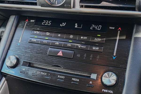 2017 Lexus IS IS200t Luxury ASE30R