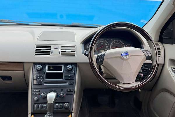2005 Volvo XC90 T