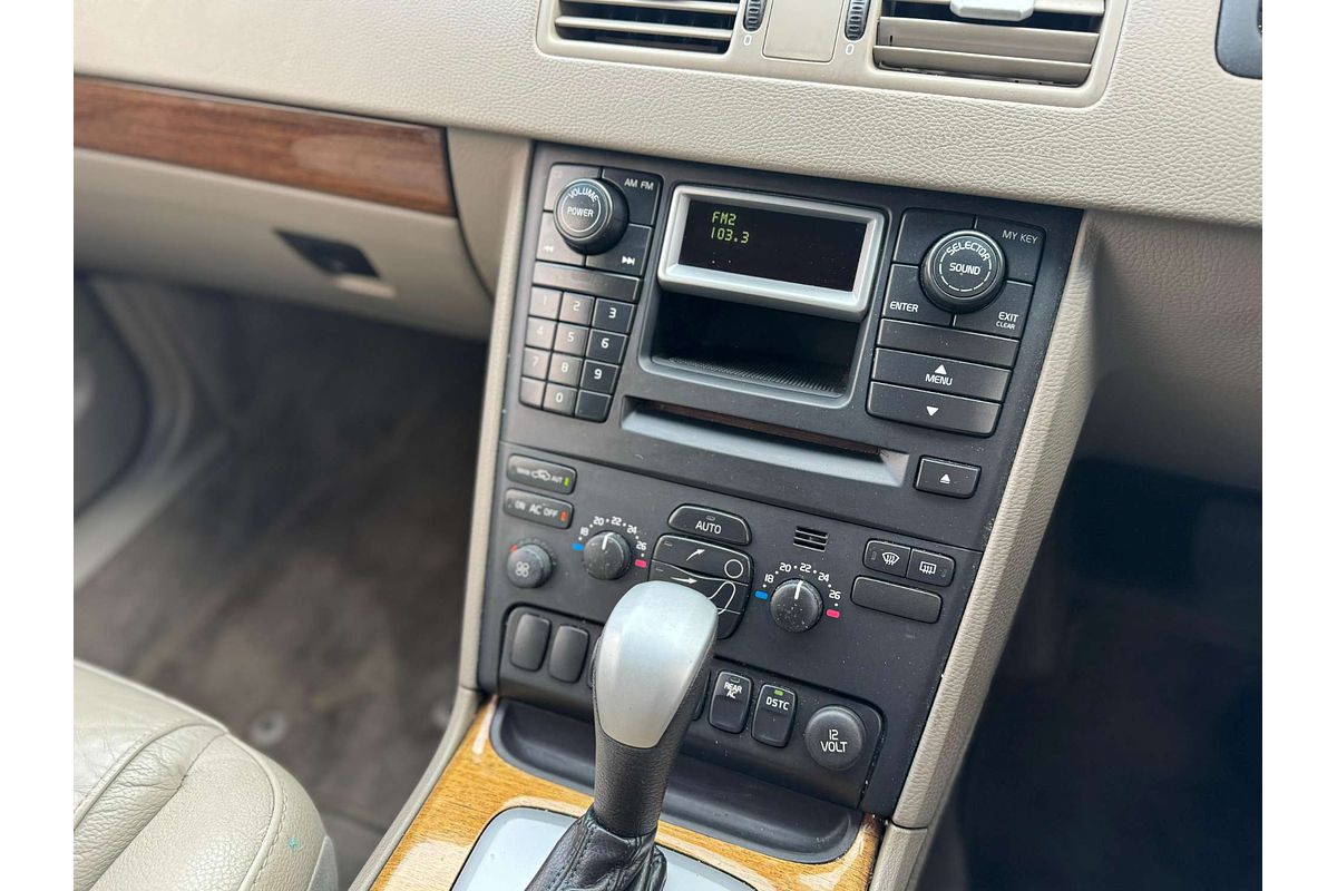 2005 Volvo XC90 T