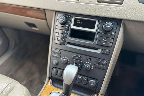 2005 Volvo XC90 T
