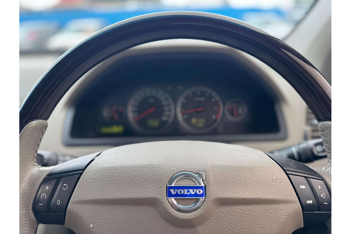 2005 Volvo XC90 T