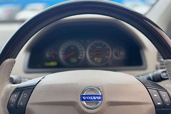 2005 Volvo XC90 T