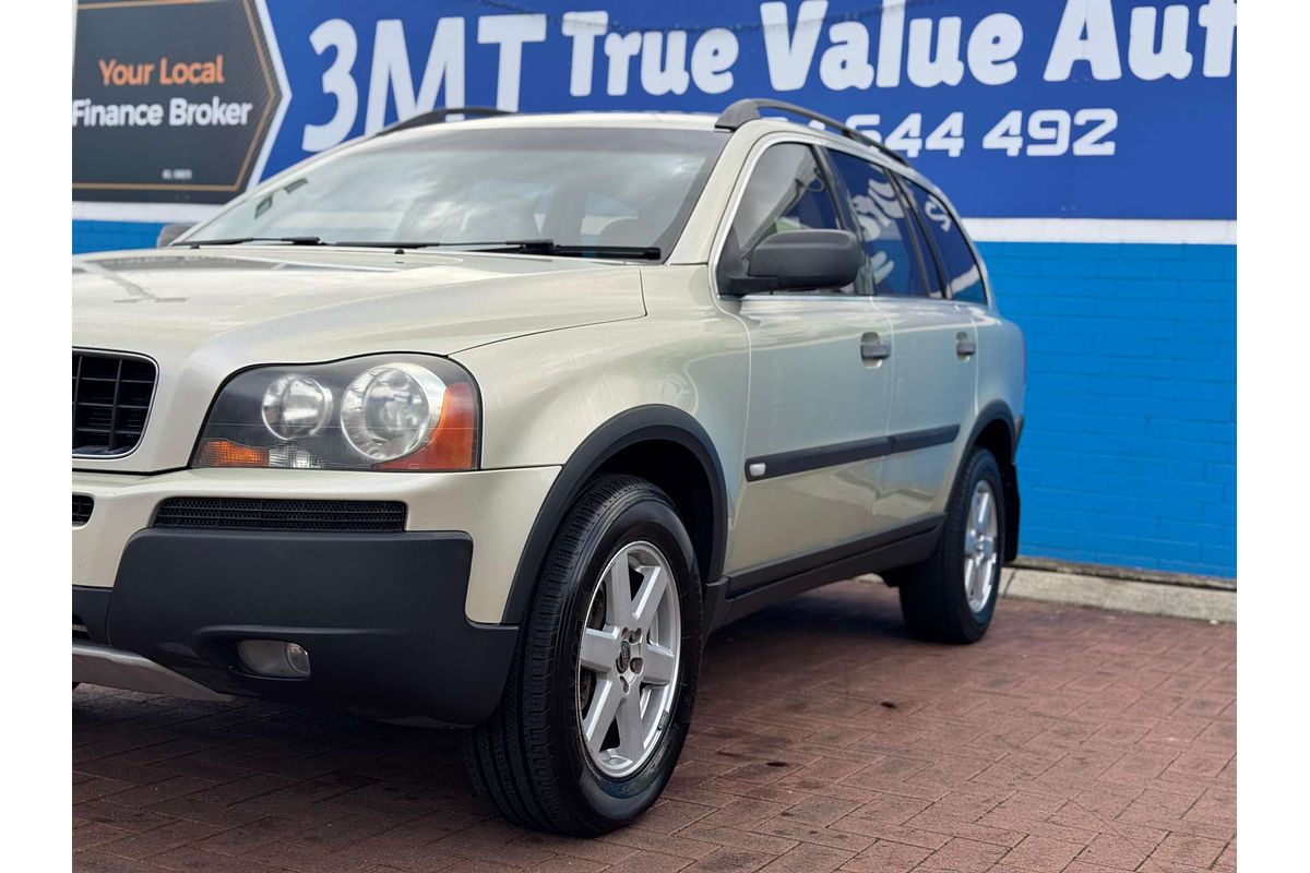 2005 Volvo XC90 T