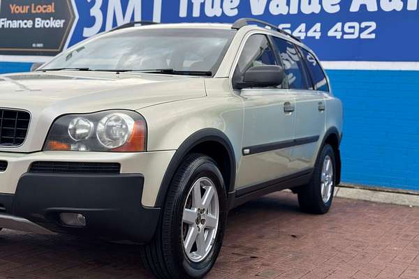 2005 Volvo XC90 T